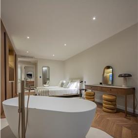 Selection of 5 bedroom seafront villas with pool on Ciovo near Trogir, sleeps 10